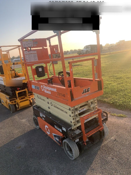 2022 JLG ES1932