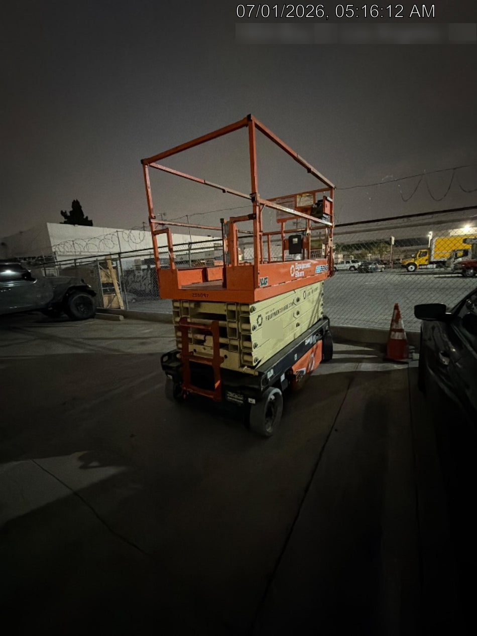 2022 JLG ES3246