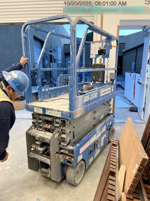 2020 Genie GS-1930 Fixed rails with chain entry gate - Pre A92.20, 800W Inverter