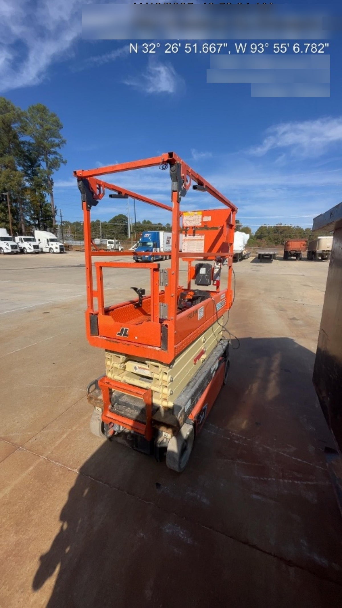 2021 JLG ES1932