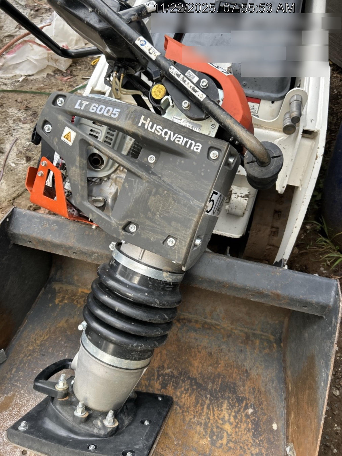 2025 HUSQVARNA LT6005