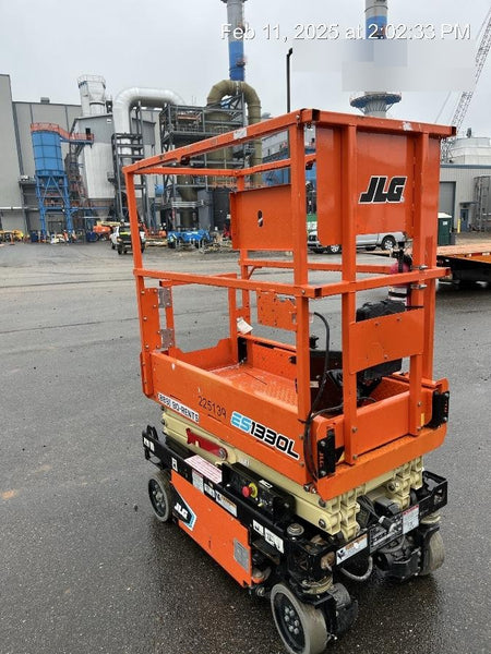 2022 JLG ES1330L