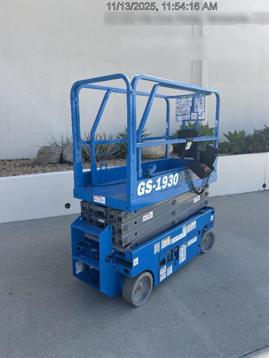 2019 Genie GS-1930 Fixed rails with chain Entry