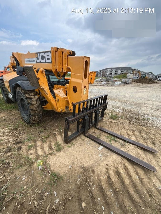 2019 JCB 510-56 74 HP w/CAB/HVAC, Beacon, Worklights, Aux Hydraulics, Solid Tires 72" Carriage/60" Forks