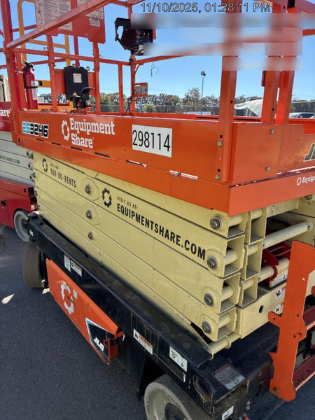 2023 JLG ES3246