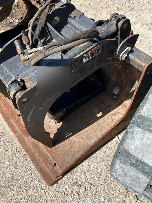 2020 PALADIN 76" Scrap Grapple Bucket - Paladin