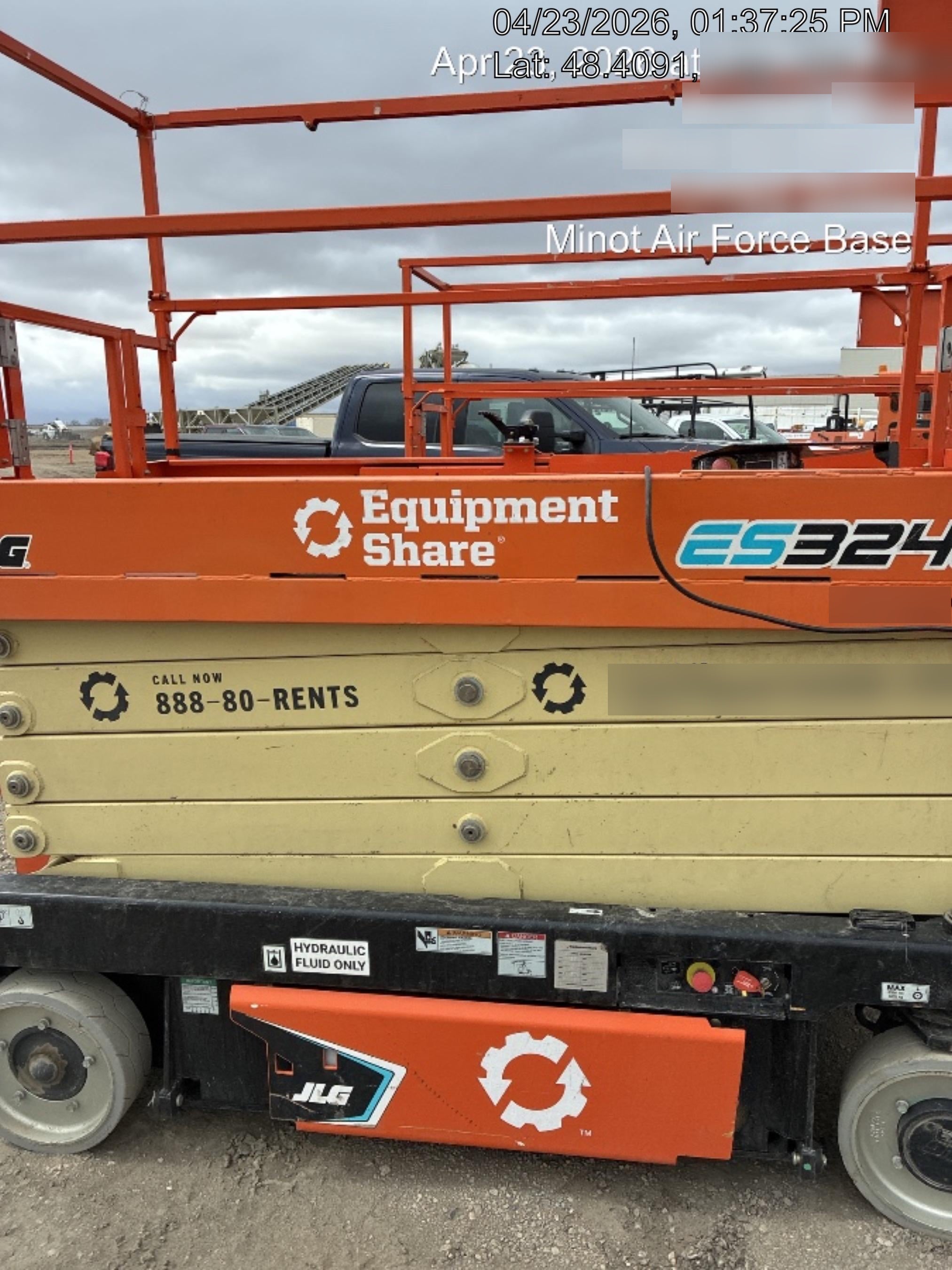2022 JLG ES3246