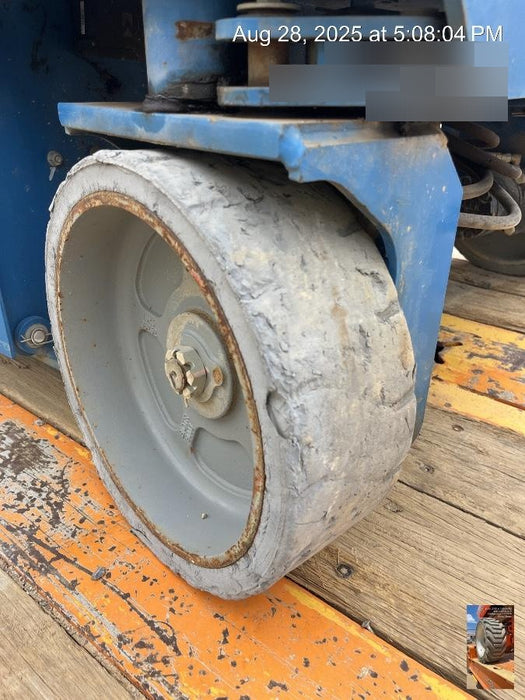 2019 Genie GS-4047 Folding rails with half height swing gate