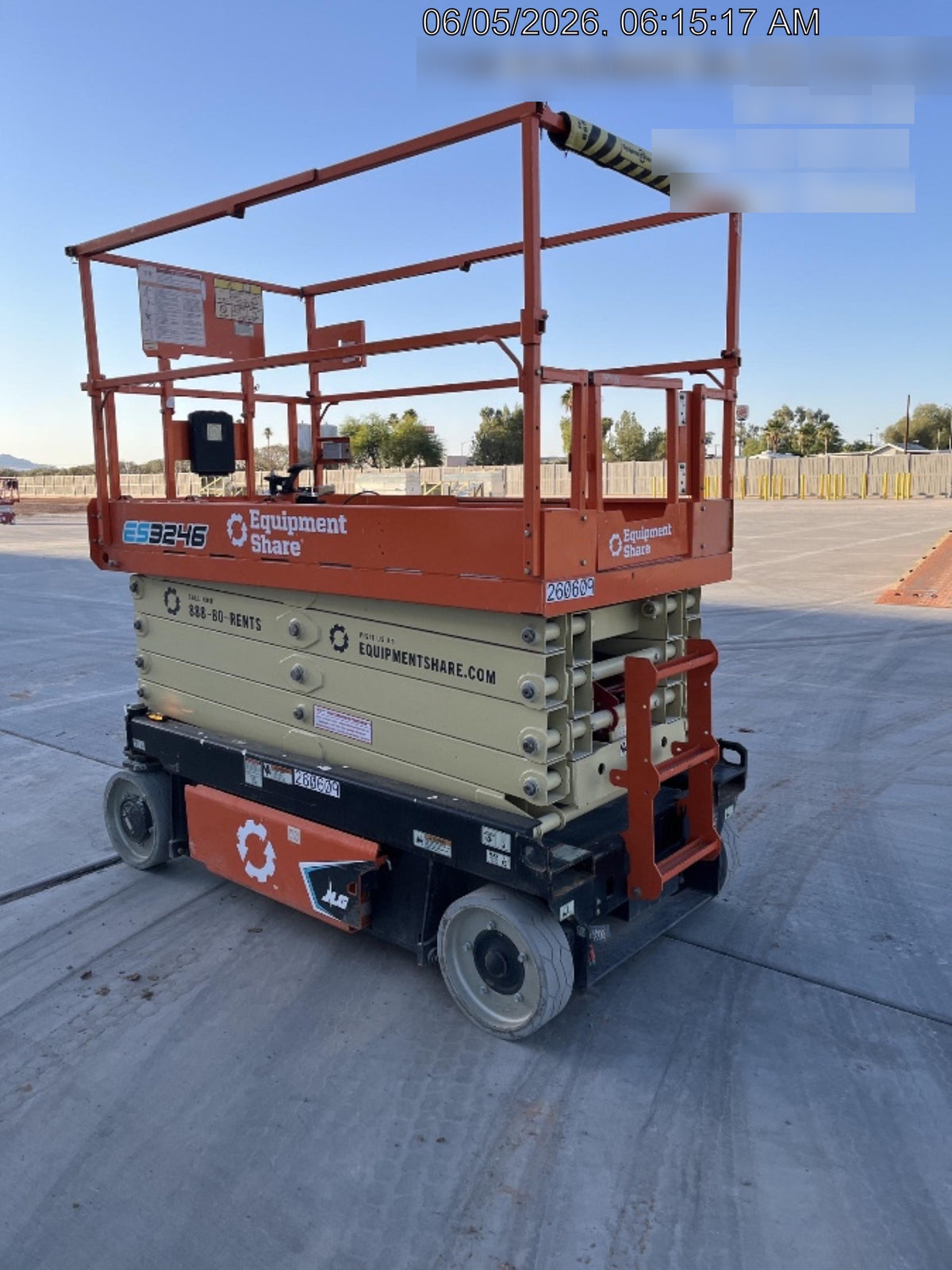 2022 JLG ES3246