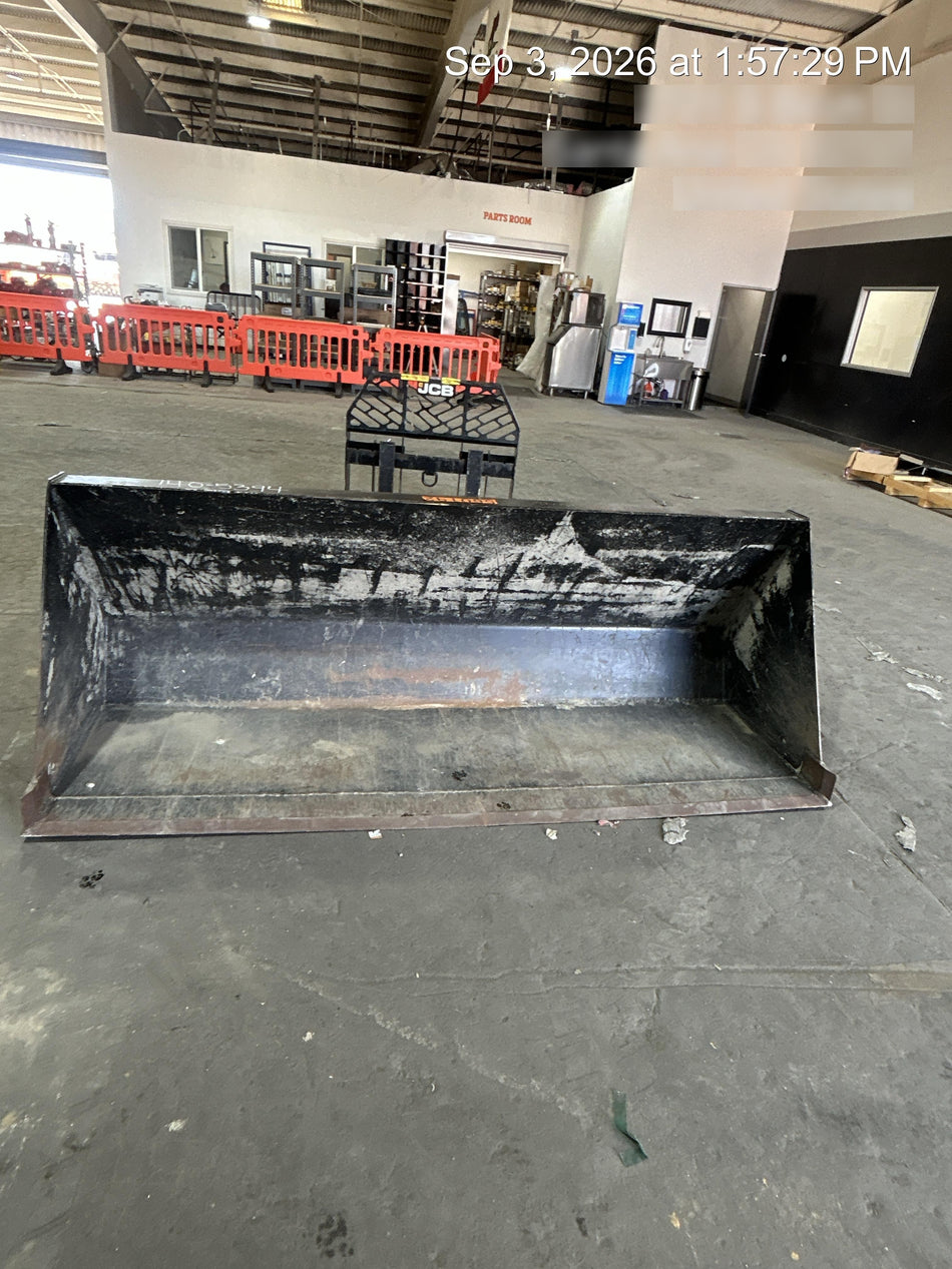 2025 JLG 1001100823