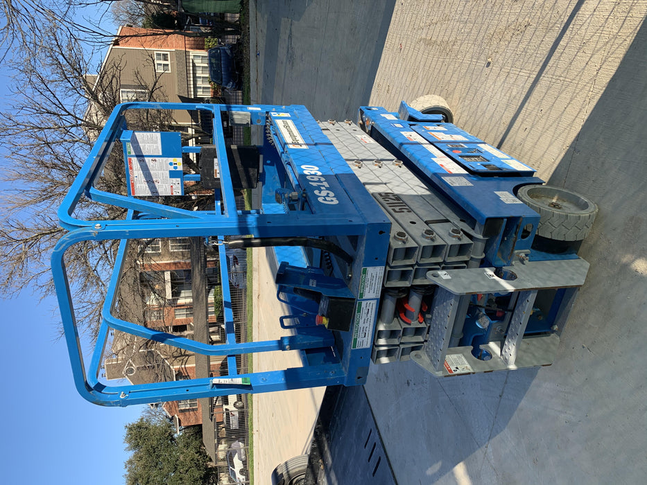 2019 Genie GS-1930 Fixed Rails with Chain Entry