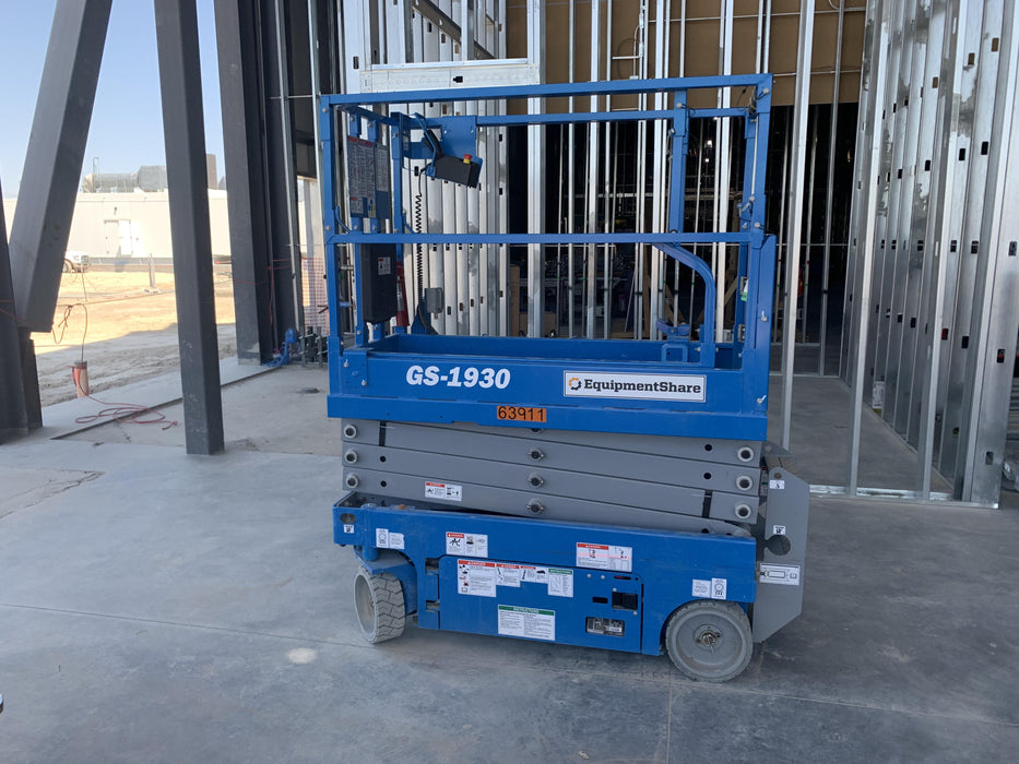 2020 Genie GS-1930 Solid Non Marking Tires, Beacon, Folding rails with half height swing gate