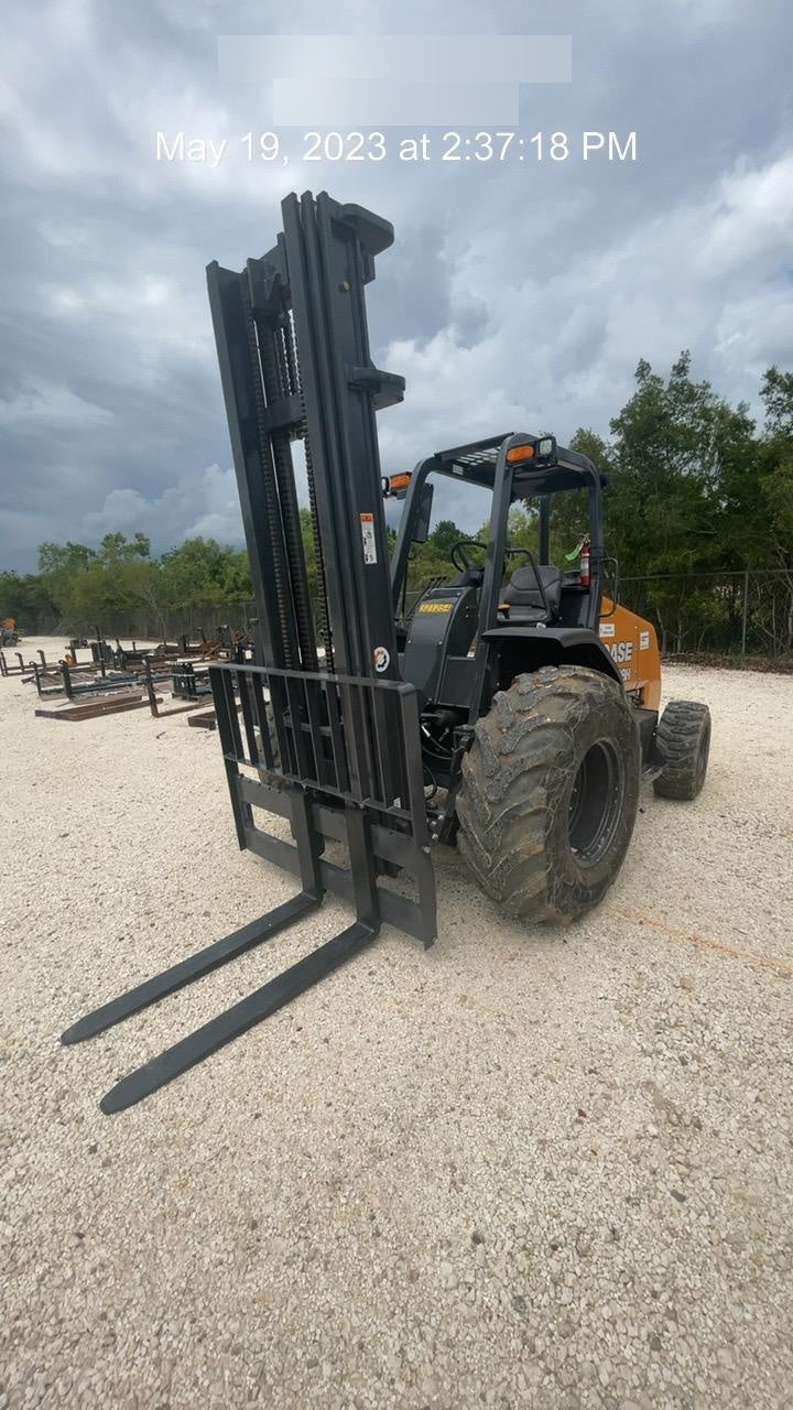 2023 CASE 588H