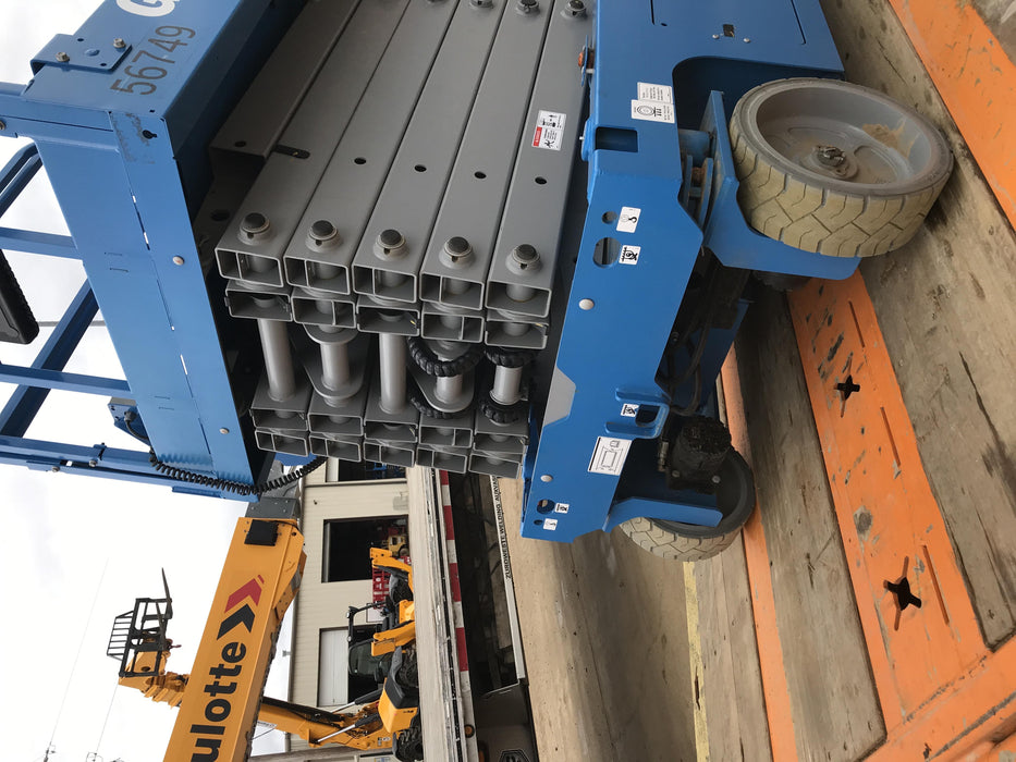 2019 Genie GS-4047 Folding rails with half height swing gate