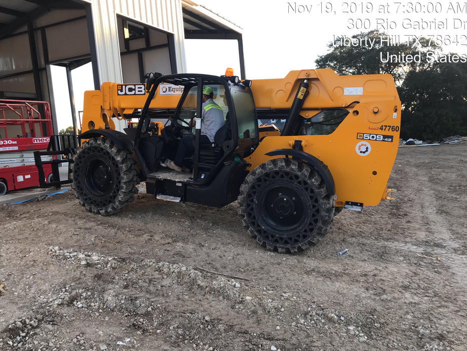 2019 JCB 509-42 74 HP w/Open ROPS, Beacon, Aux Hydraulics, LED Work lights, Solid Tires w/66" Carriage/60" Forks