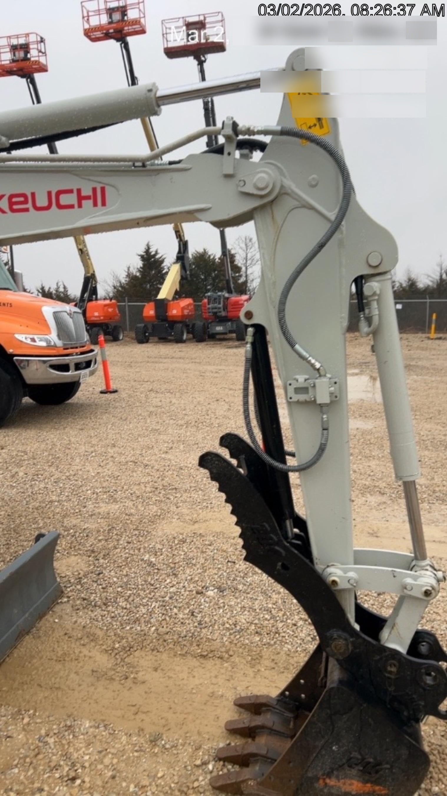 2025 TAKEUCHI 18" HD Bucket - Takeuchi