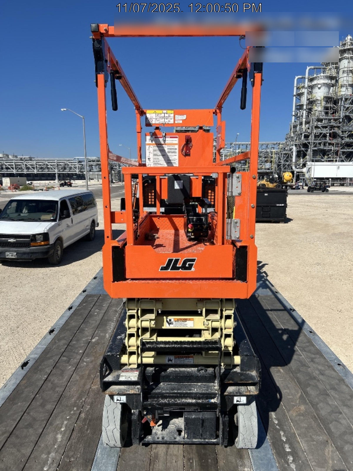 2025 JLG ES1932
