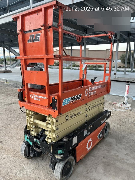 2022 JLG ES1932