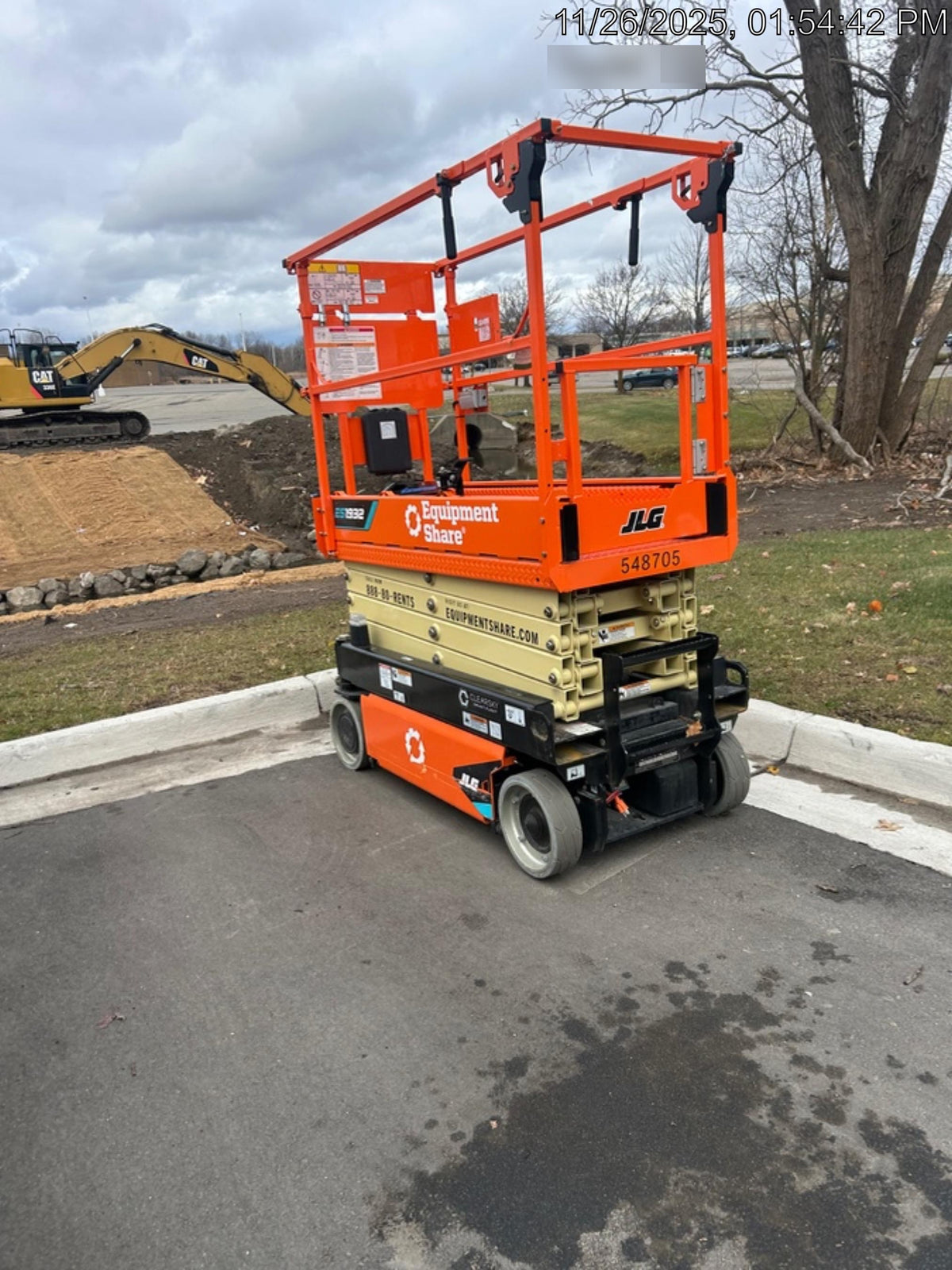 2025 JLG ES1932