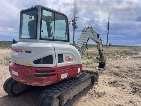 2023 TAKEUCHI TB250-2CR