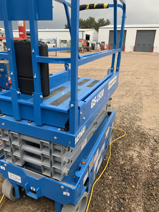 2020 Genie GS-1930 Fixed rails with chain entry gate - Pre A92.20