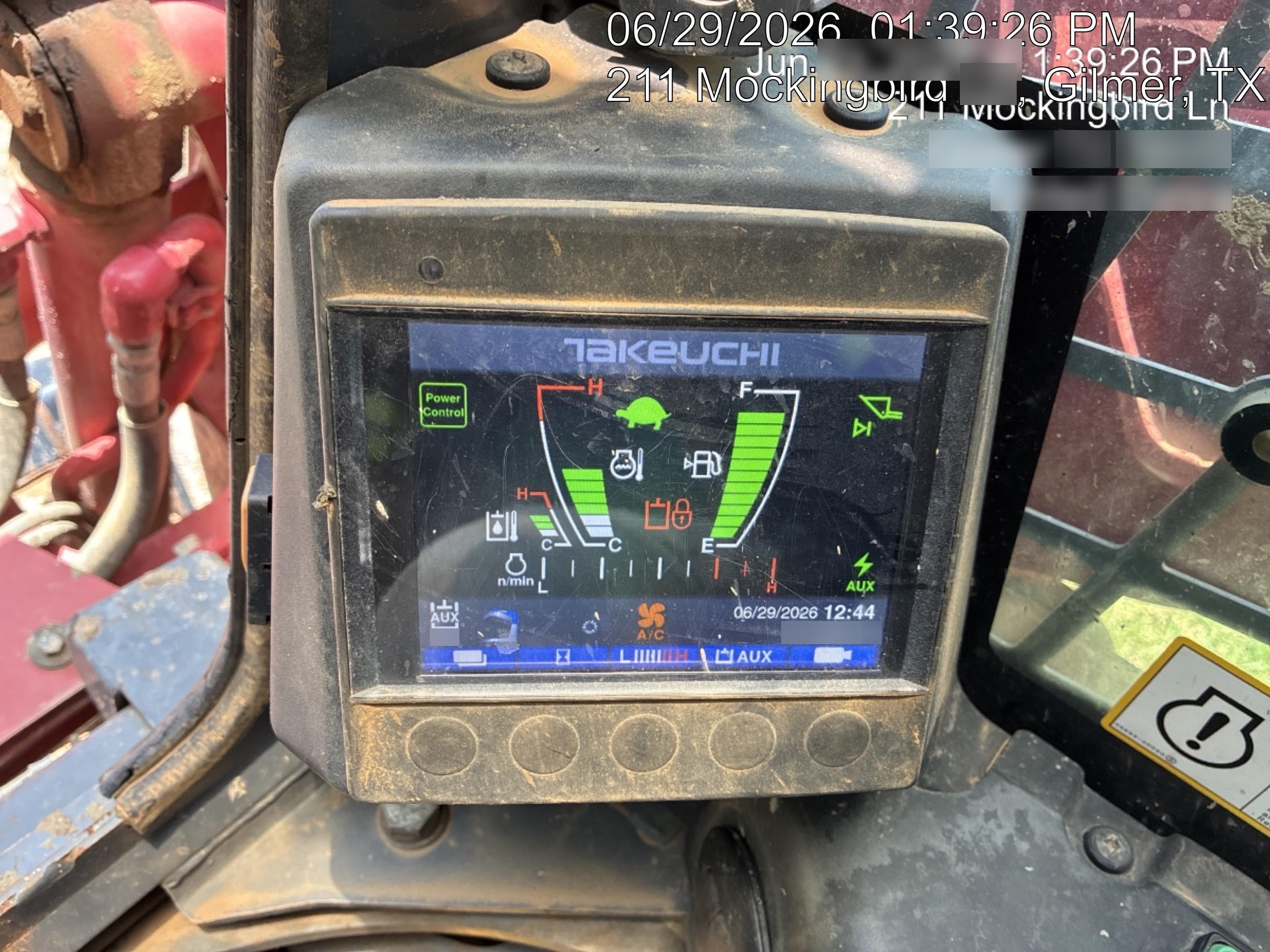 2023 TAKEUCHI TL10V2-CR