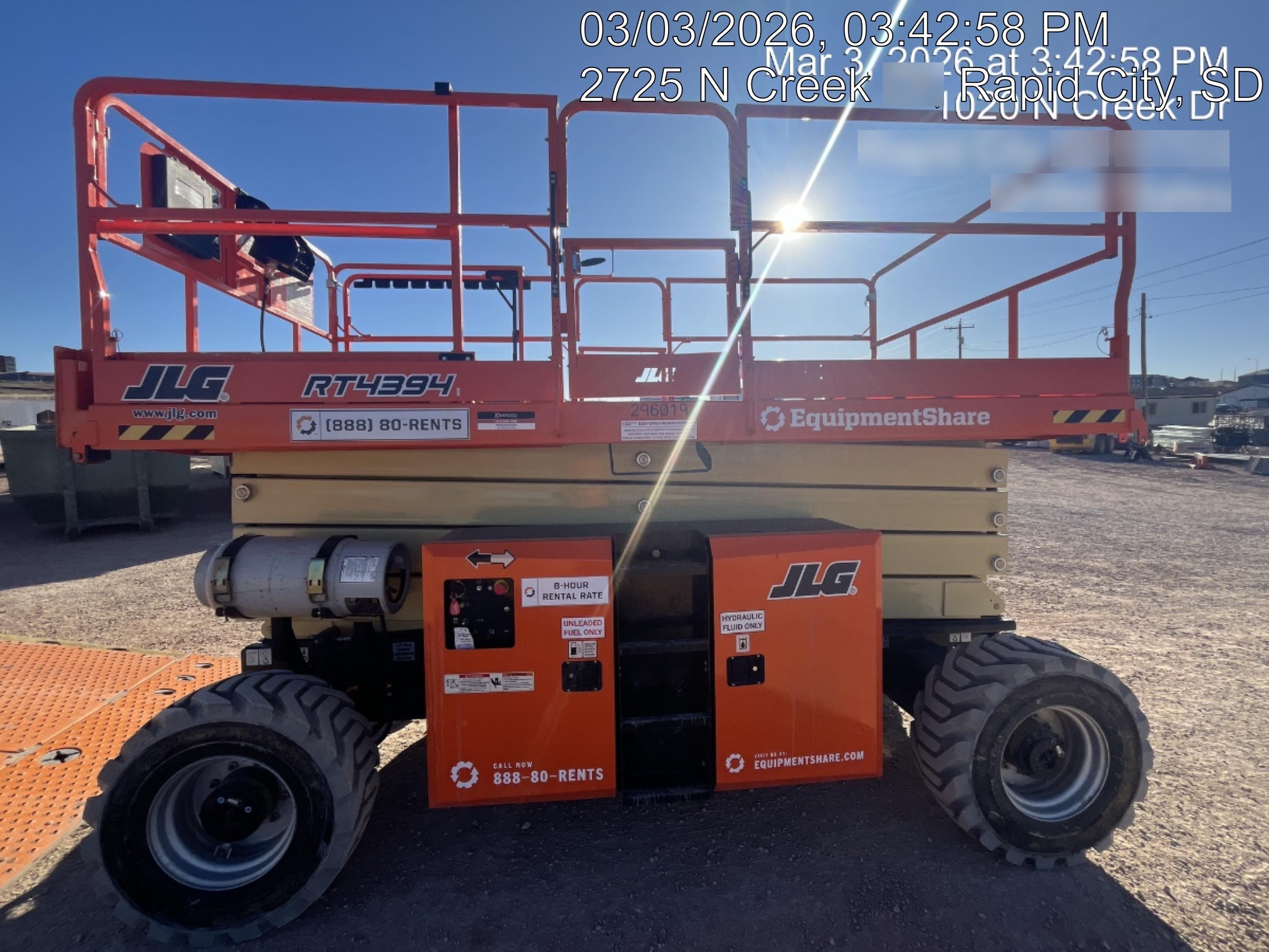 2023 JLG RT4394