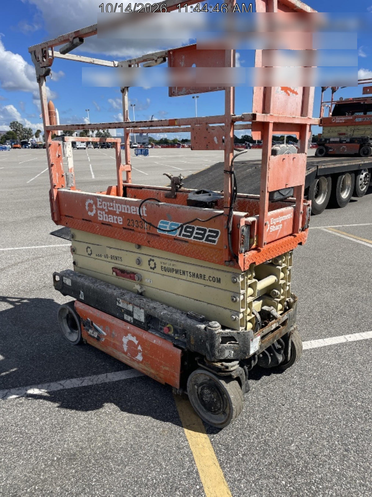 2022 JLG ES1932