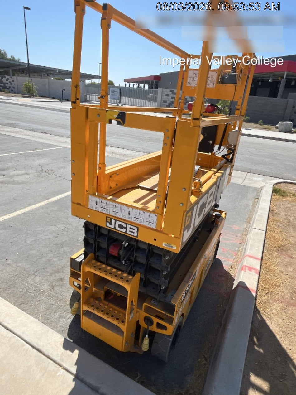 2022 JLG ES1932