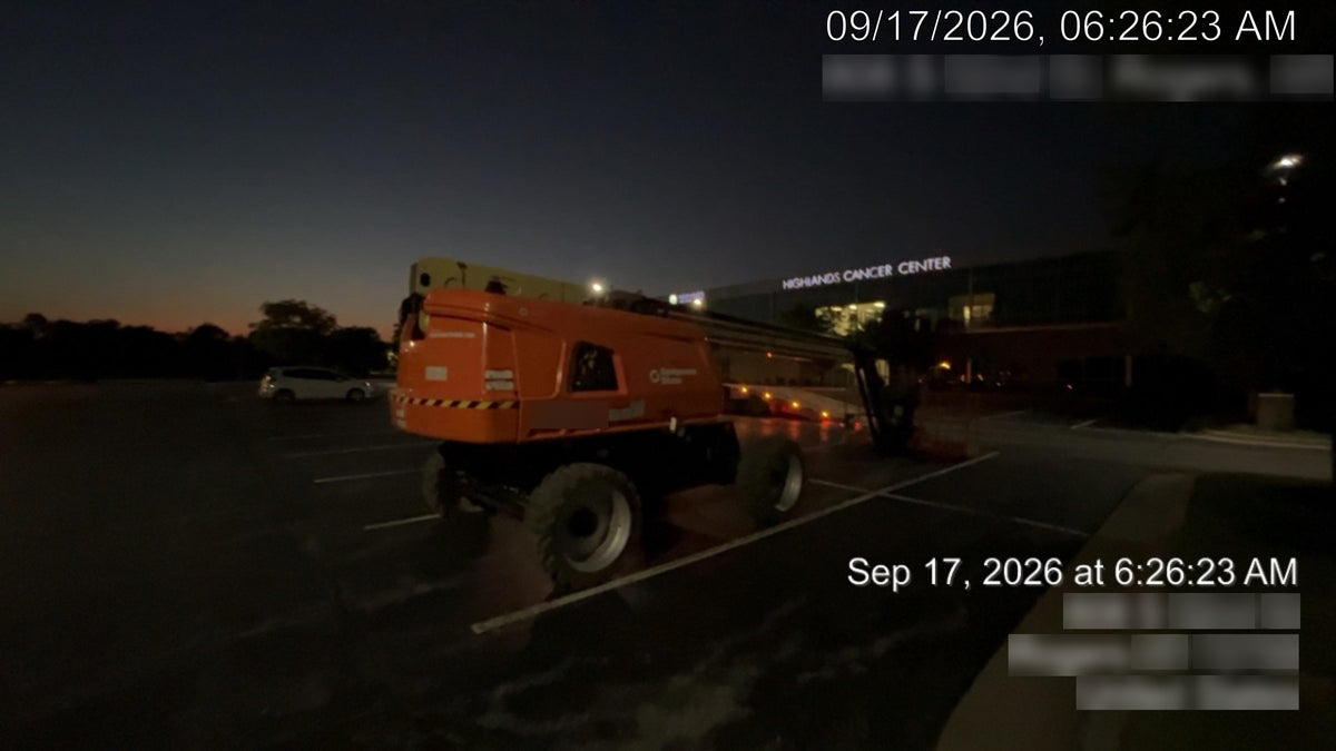 2025 JLG 660SJ