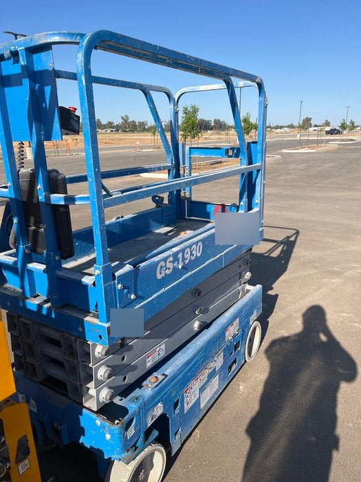 2019 Genie GS-1930 Half Height Swing Gate, 800W Inverter