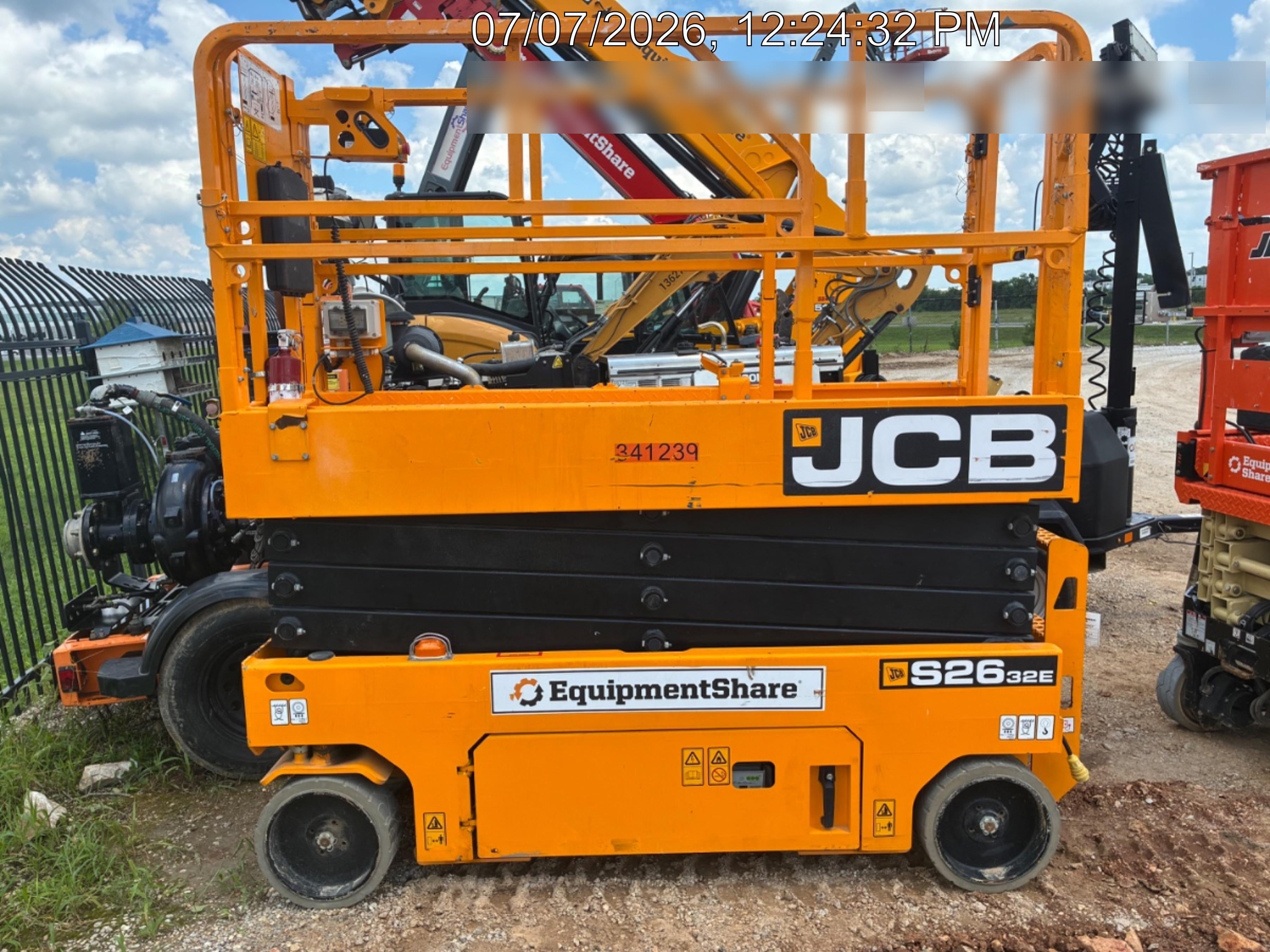 2022 JLG ES1932