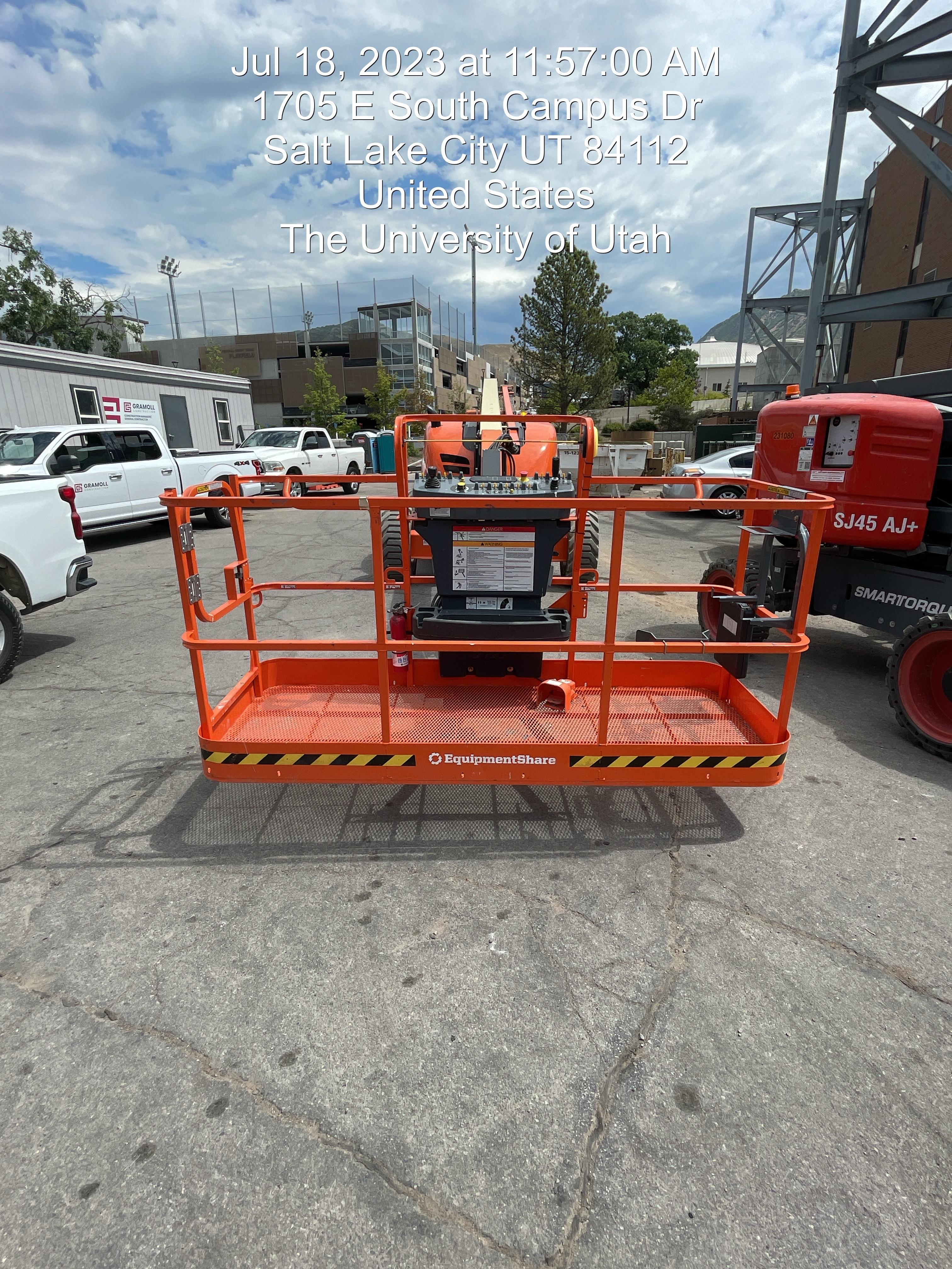 2022 JLG 600AJ