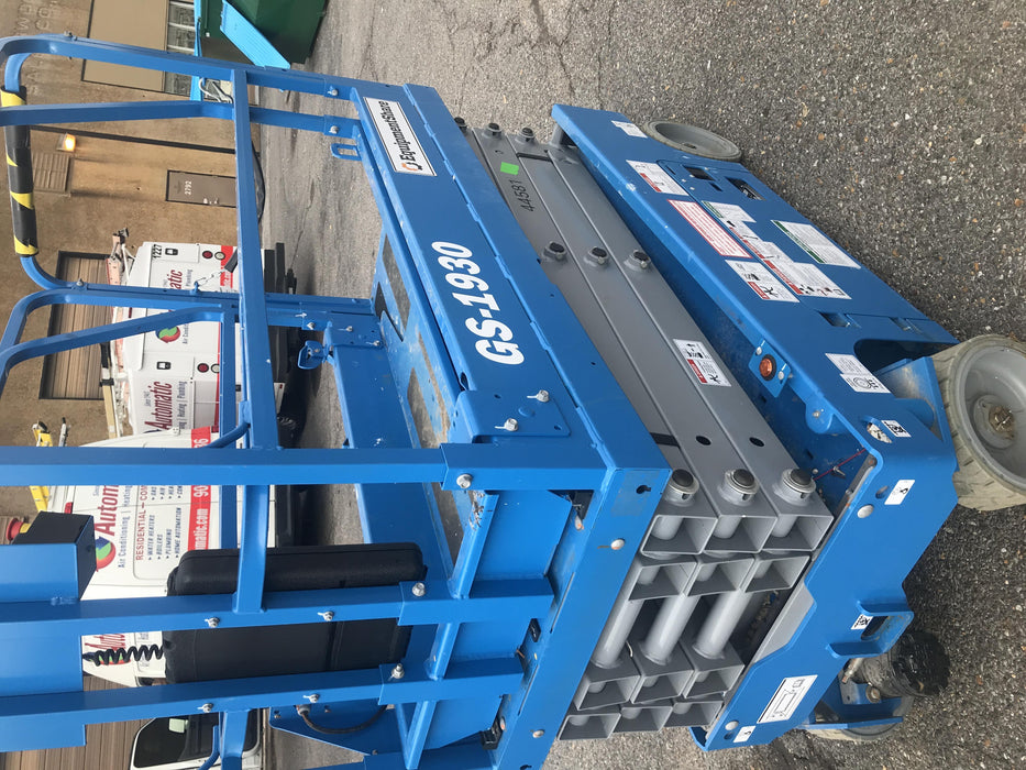2019 Genie GS-1930 Fixed rails with chain Entry