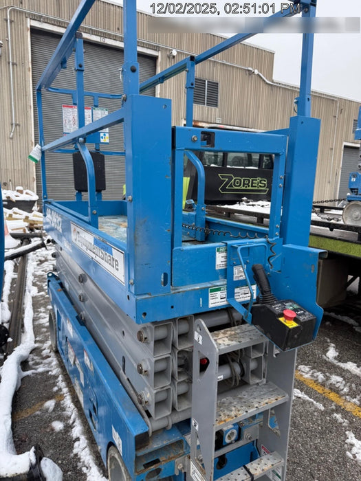 2020 Genie GS-2632 Solid NM Tires, Folding Rails with Half-Height Swing Gate, Beacon