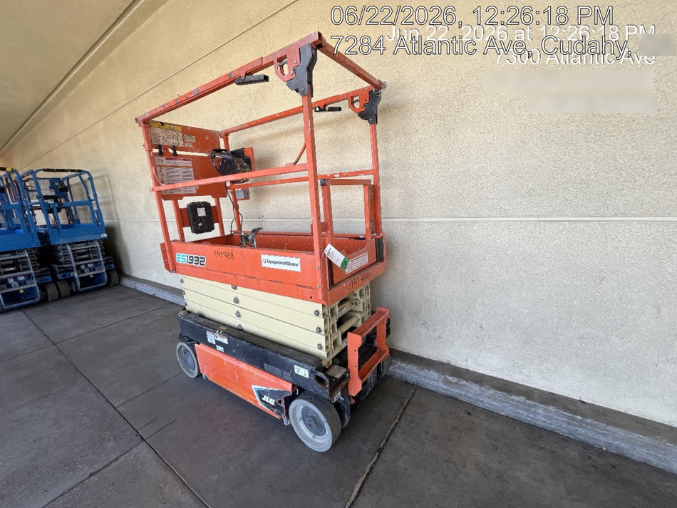 2021 JLG ES1932