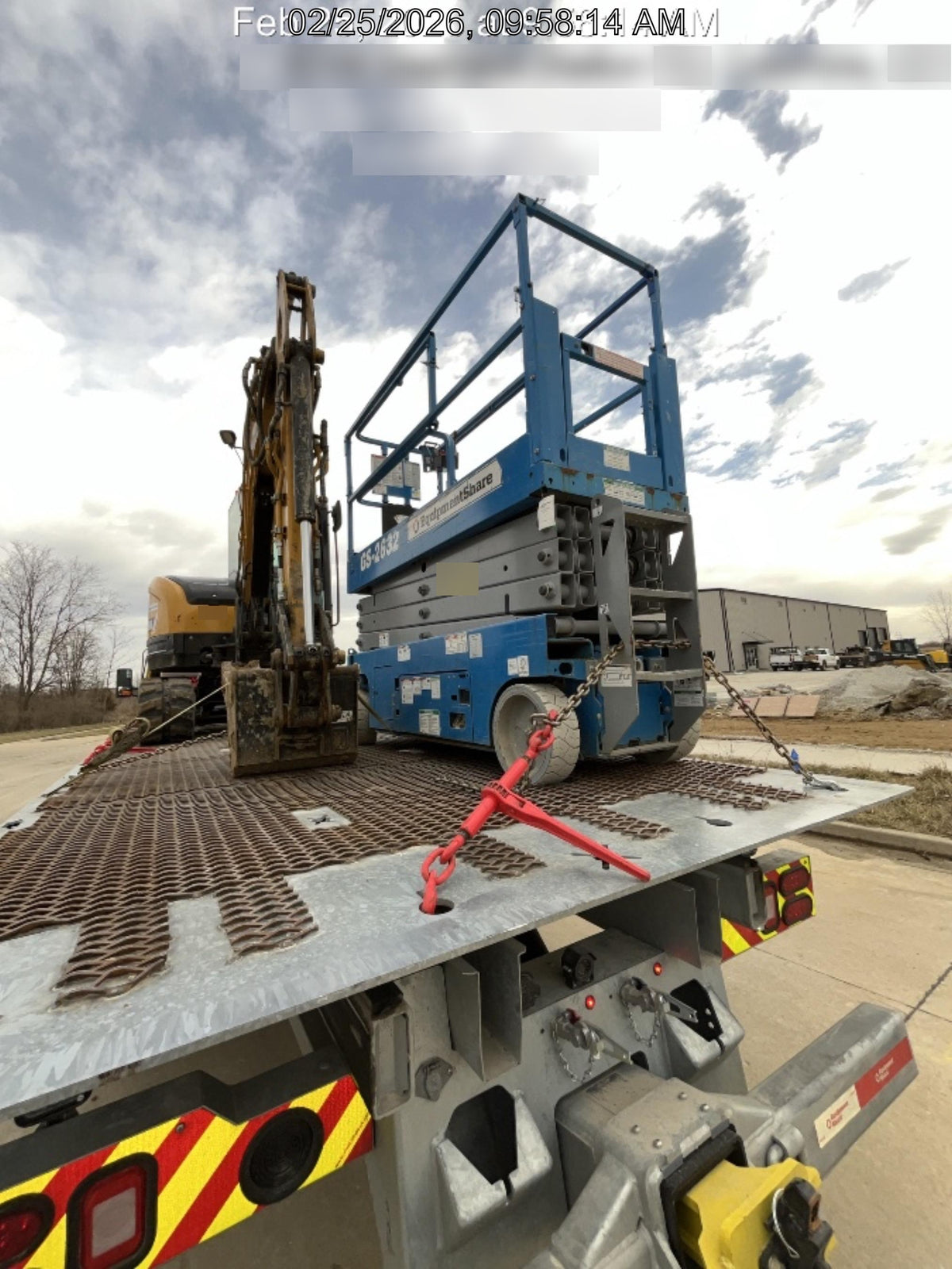 2019 Genie GS-2632 Folding rails with half height swing gate