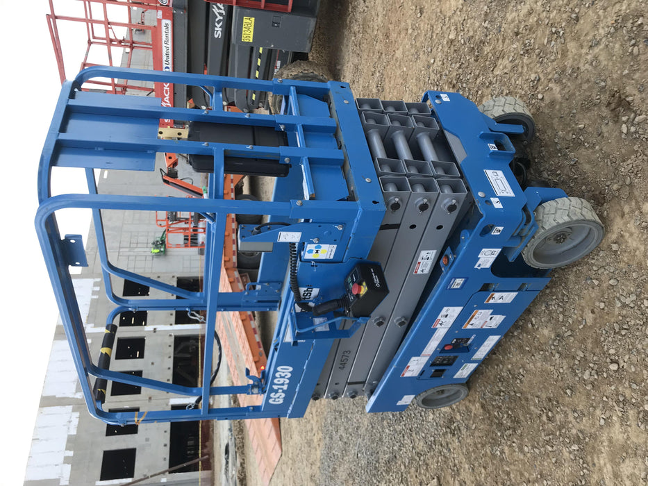 2019 Genie GS-1930 Fixed rails with chain Entry