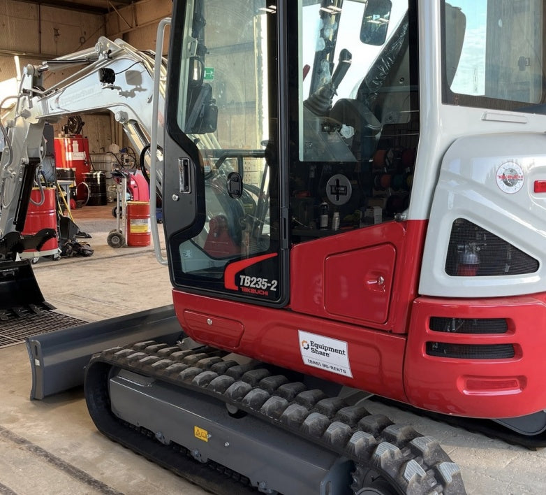 2024 TAKEUCHI TB235-2CR