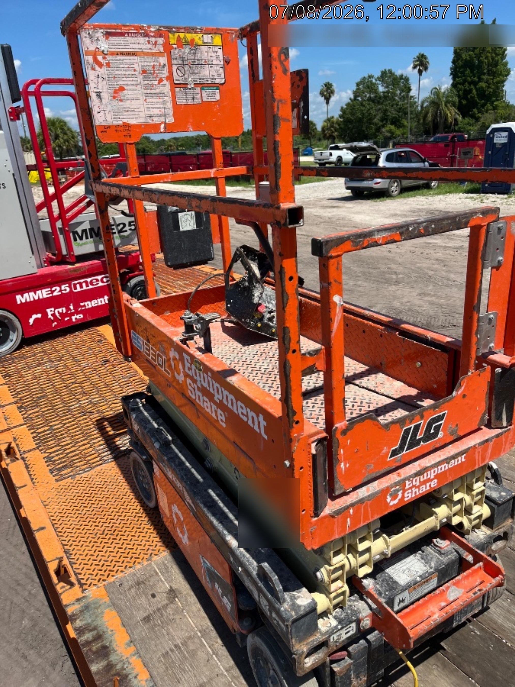2022 JLG ES1330L