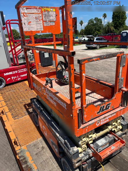 2022 JLG ES1330L