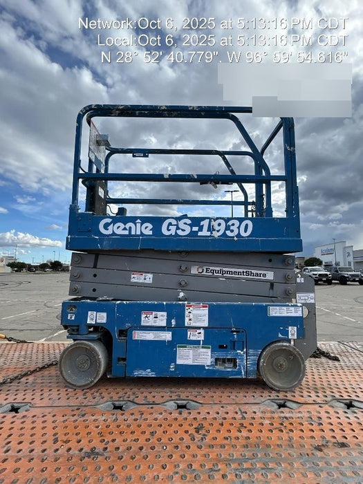 2017 Genie GS-1930 Genie GS-1930 Lift w/Fixed Rail and Chain Entry