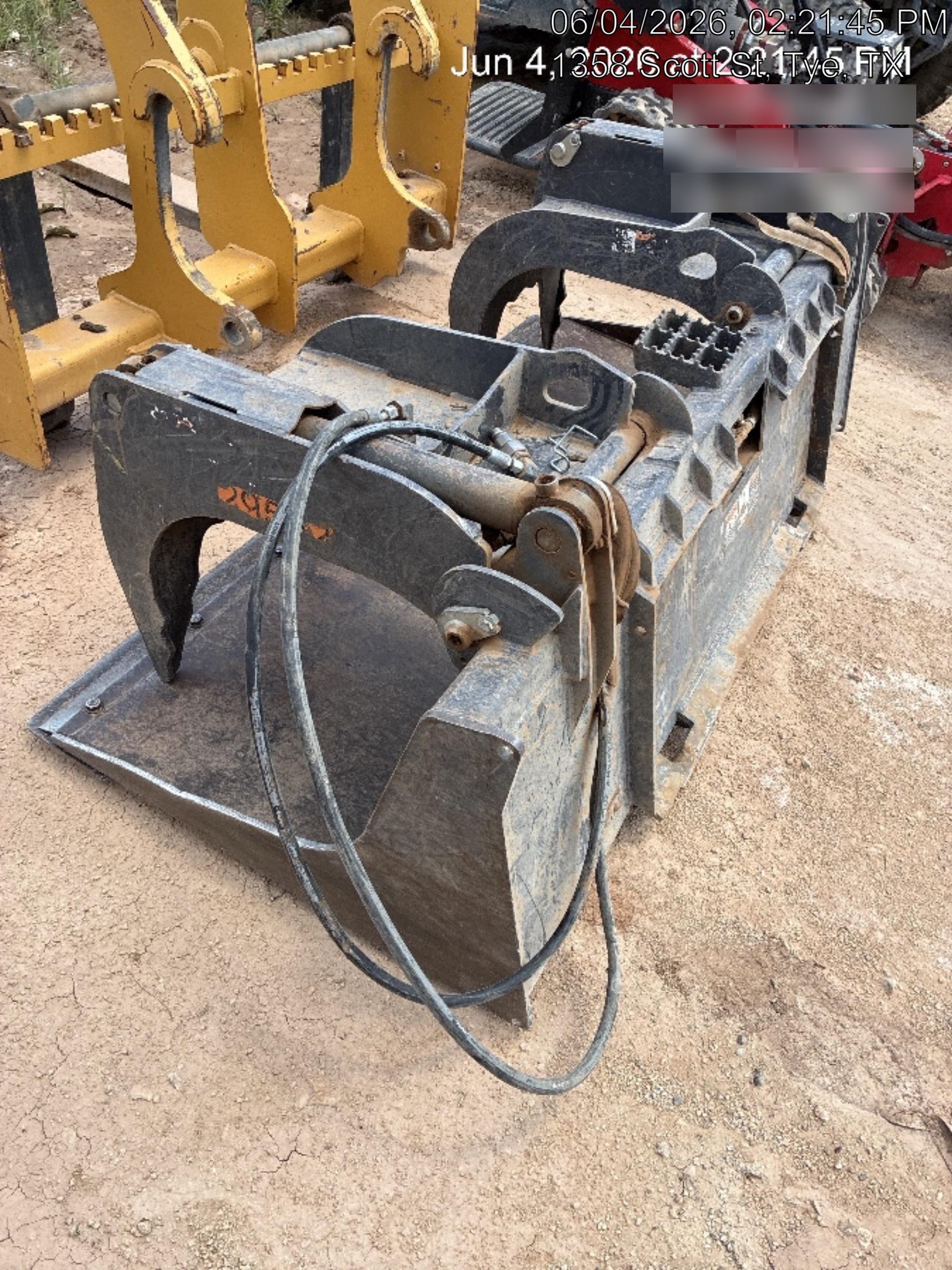 2019 PALADIN 76" Scrap Grapple Bucket - Paladin