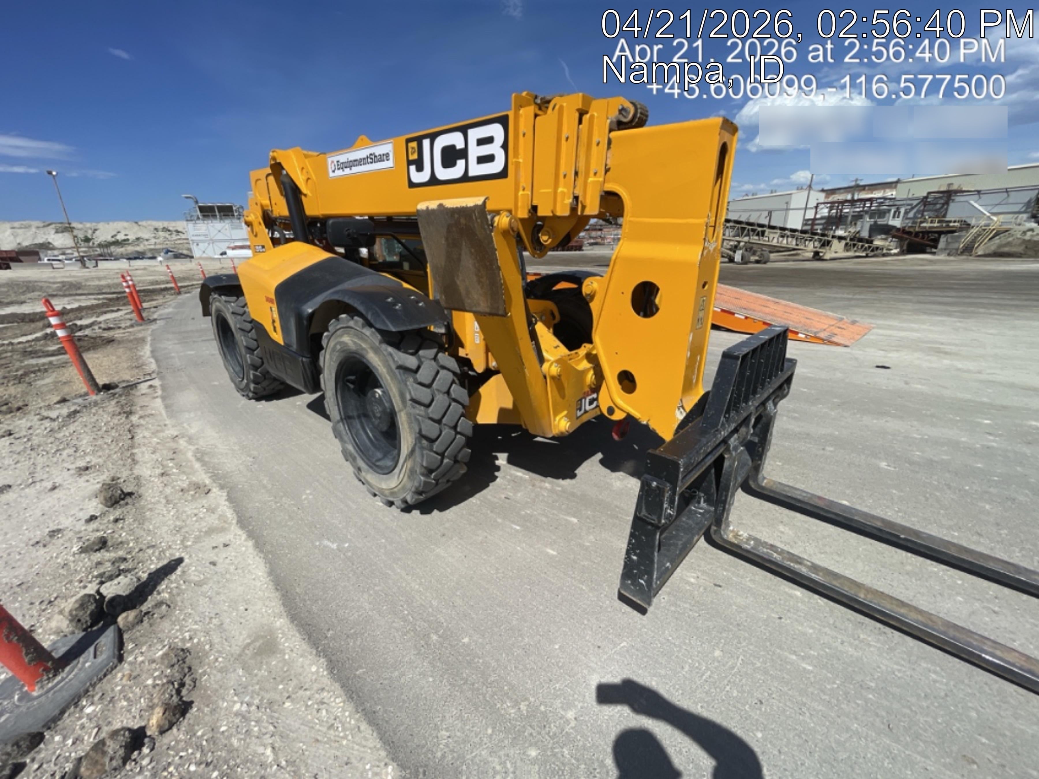 2022 JCB 510-56