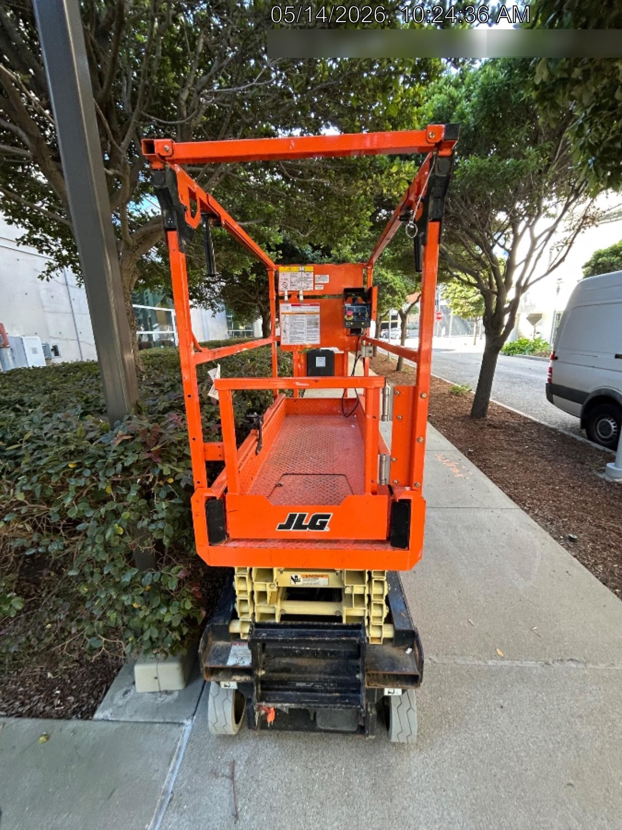 2024 JLG ES1932