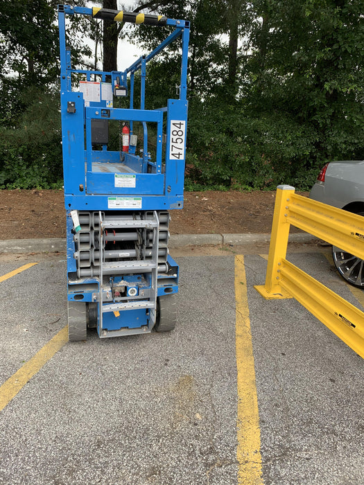 2019 Genie GS-2632 Folding rails with half height swing gate