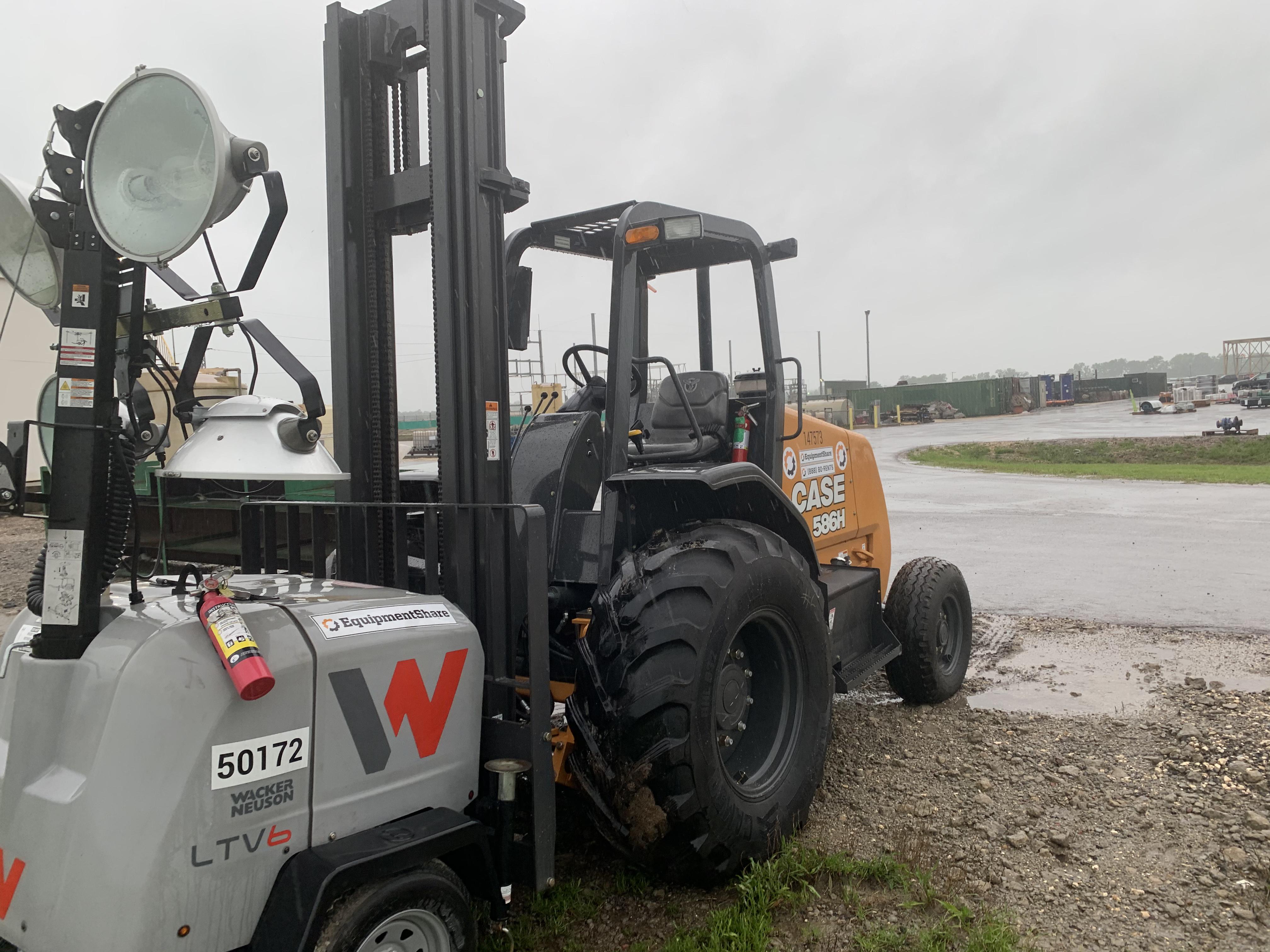 2021 CASE 586H
