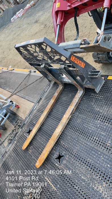 2021 PALADIN 48" Pallet Forks - Paladin