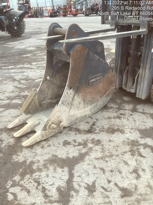 2020 DOOSAN 24" Bucket-Doosan