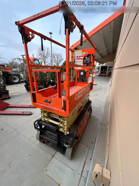 2025 JLG ES1932